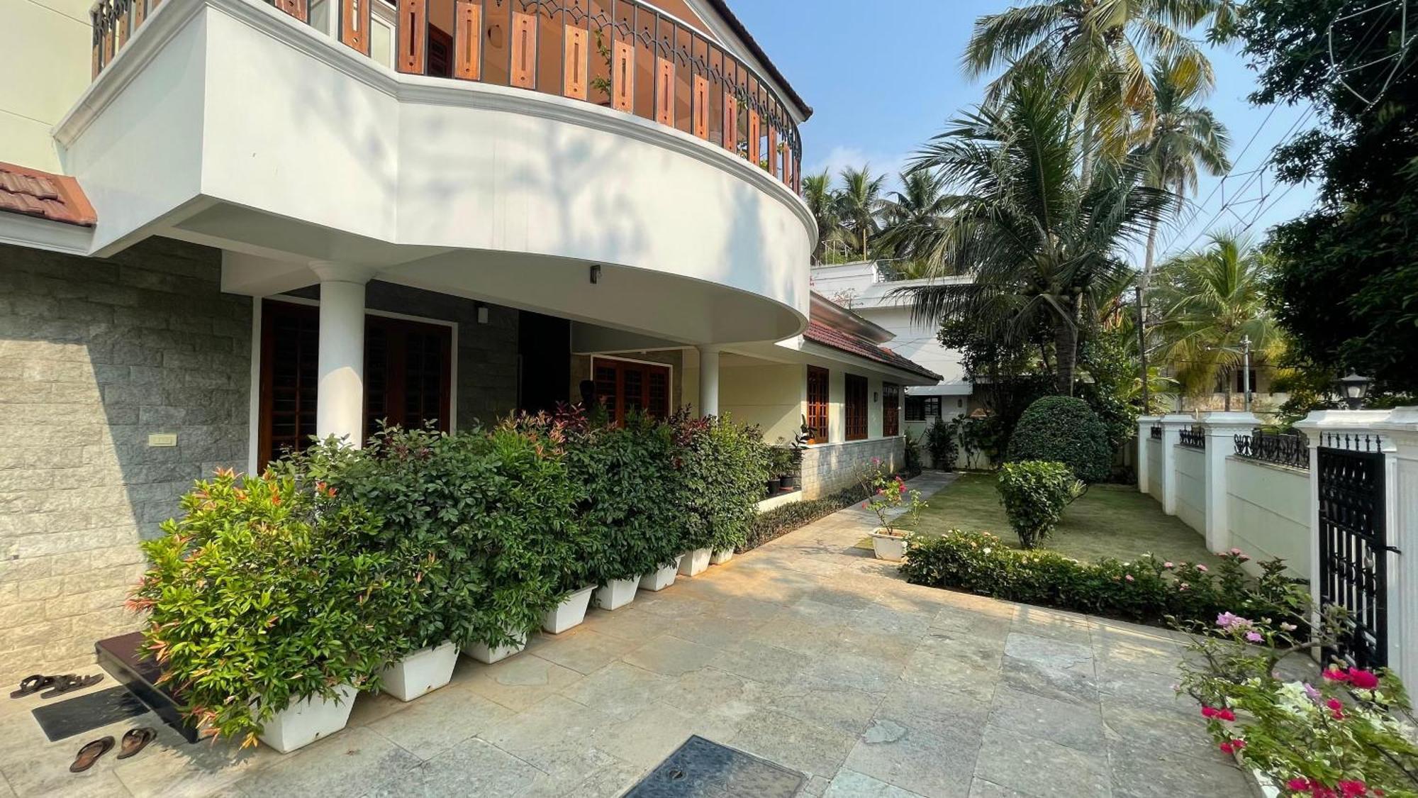 Pinky'S Villa Thiruvananthapuram Bagian luar foto