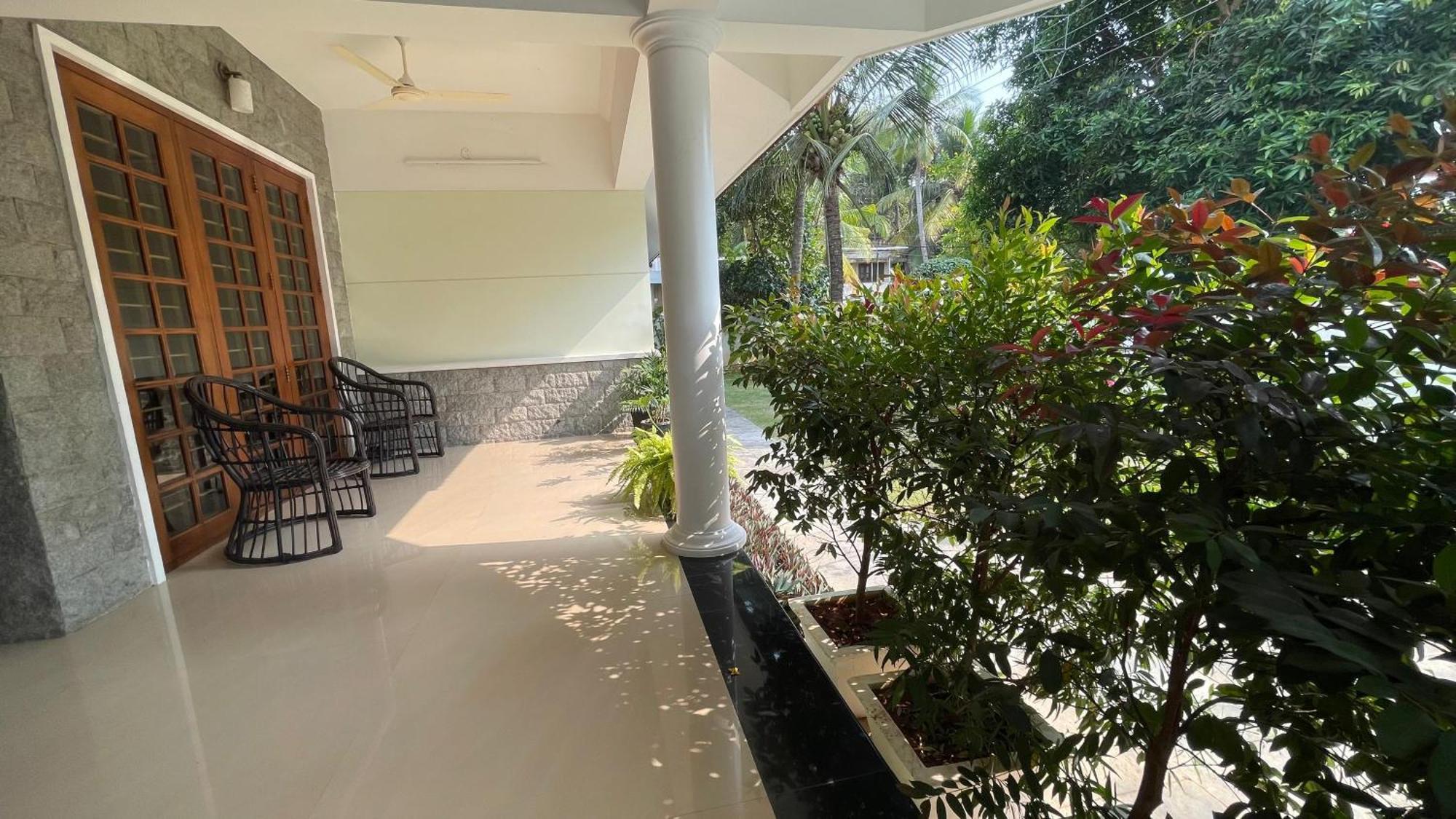 Pinky'S Villa Thiruvananthapuram Bagian luar foto